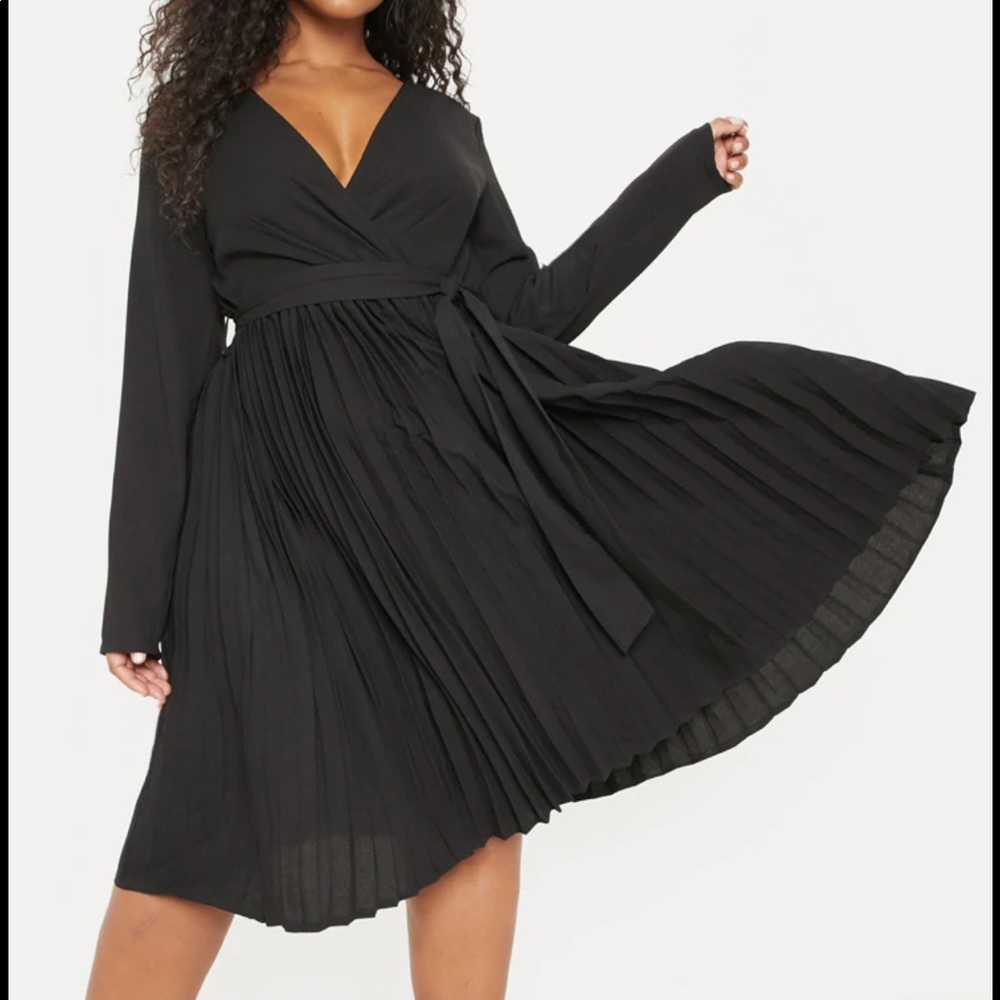 Long sleeve pleated midi dress